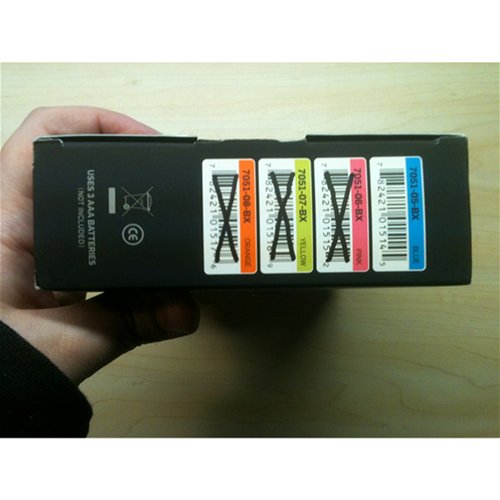 Same packaging used for all colors.