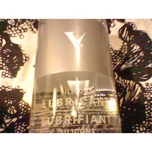 V Silicone Lubricant Close up of V logo