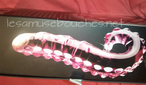 tentacles J shape box