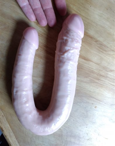 hand for scale