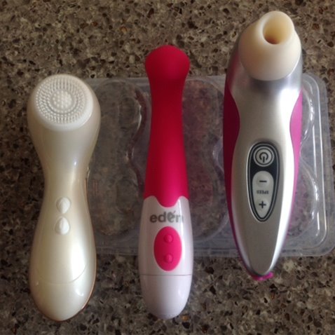 size comp Elune, Pinky, Womanizer