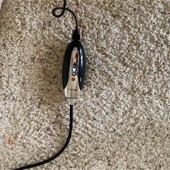 usb: lights flashes when charging