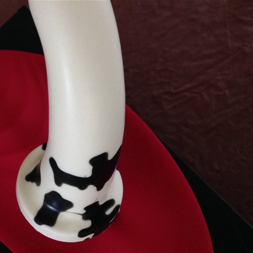 Flat base dildo works