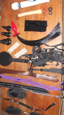 Beginner's BDSM:  What It Means To Be Submissive