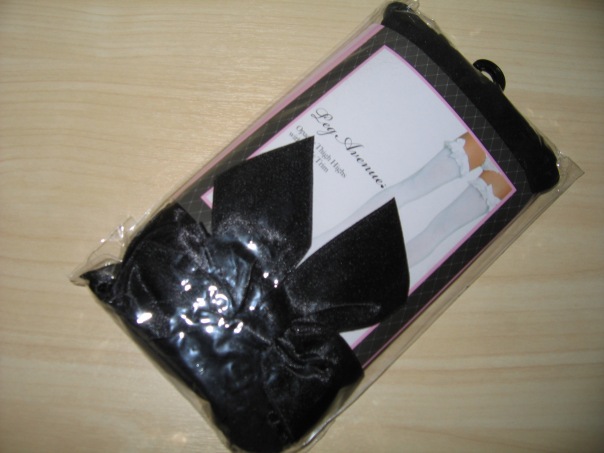 Thigh highs with ribbons and bows packaging