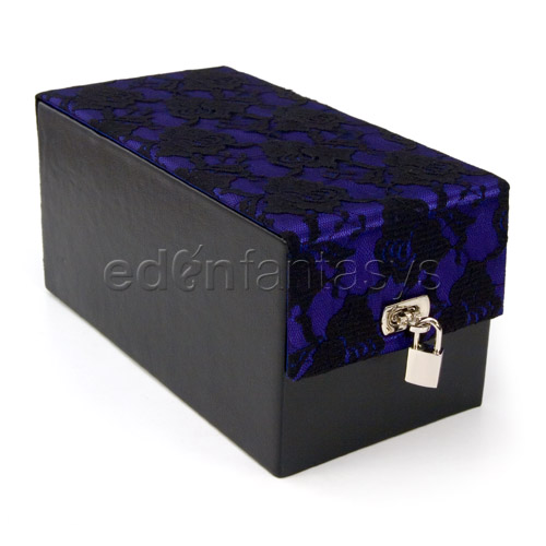 Product: Devine toy lace box