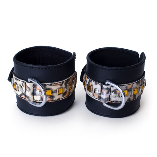 Product: Leopard bling cuffs