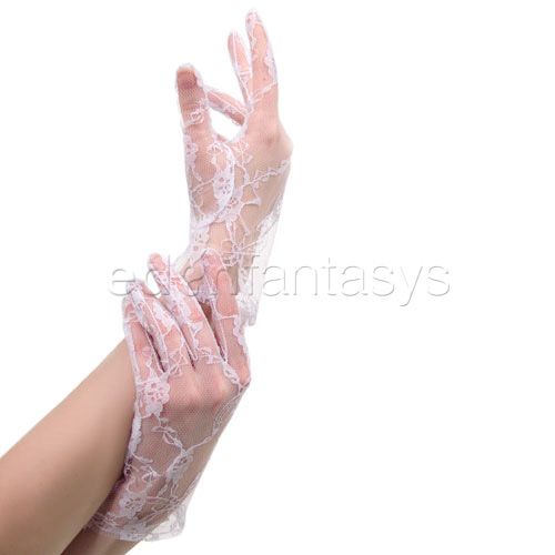 Product: Wrist length lace gloves